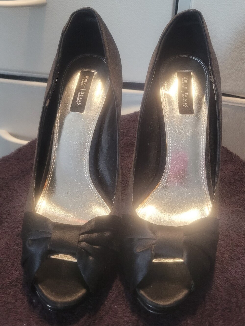 Peep-Toe Bow Pumps